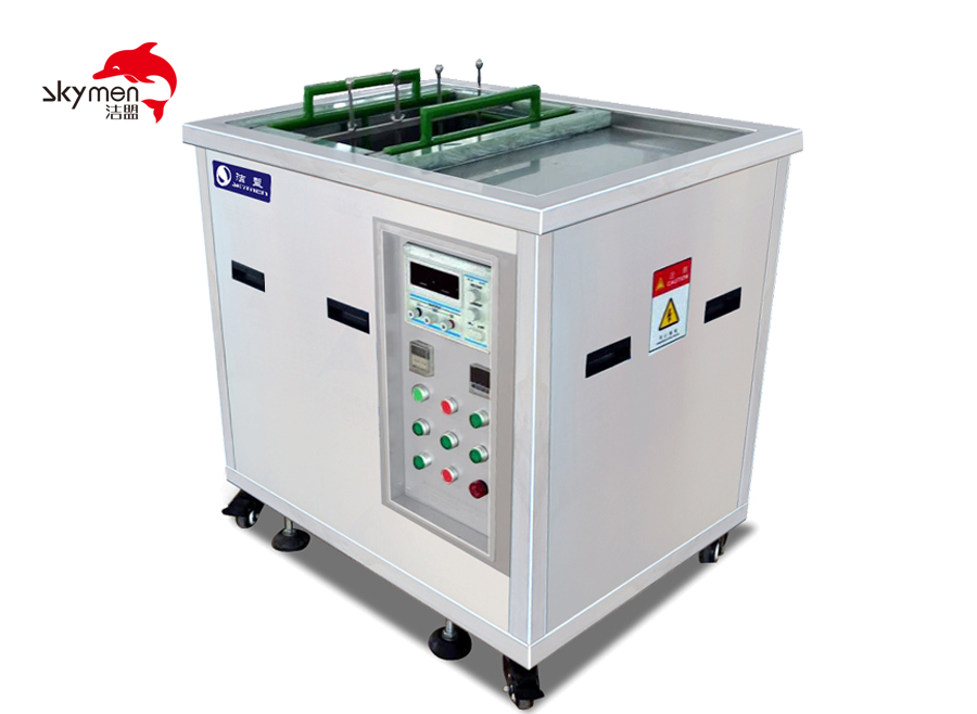 橡膠模具臟了怎么清洗？用電解超聲波橡膠模具清洗機(jī)輕松搞定